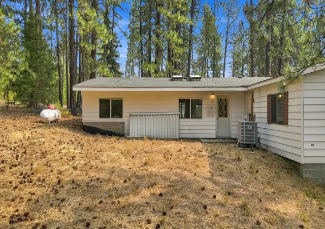 Photo 3 of Manufactured home for sale at 5082 S Swenson Rd, Deer Park, WA | MLS# 202622450 | Listing updated on 2026-09-15