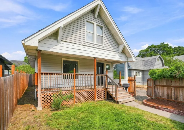 Photo 2 of Single family home for sale at 1803 E Empire Ave, Spokane, WA 99207 | MLS# 202622557 | Listing updated on 2026-10-07