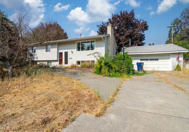 Photo 2 of Single family home for sale at 4020 S Lacey St, Spokane, WA 99223 | MLS# 202622662 | Listing updated on 2026-10-05