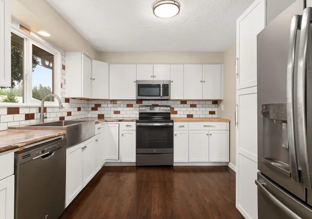 Photo 3 of Single family home for sale at 612 E Roundtable Cir, Spokane, WA 99218 | MLS# 202622865 | Listing updated on 2026-09-15