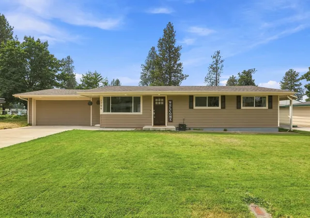 Photo 2 of Single family home for sale at 1706 S Pines Rd, Spokane Valley, WA 99206 | MLS# 202623120 | Listing updated on 2026-10-09