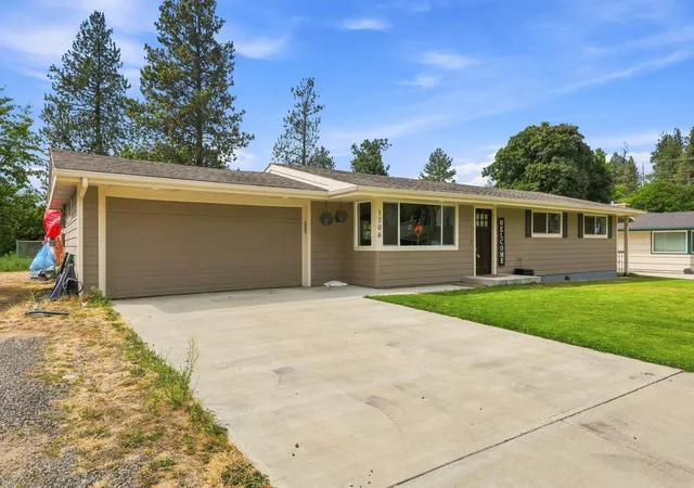 Photo 3 of Single family home for sale at 1706 S Pines Rd, Spokane Valley, WA 99206 | MLS# 202623120 | Listing updated on 2026-10-09