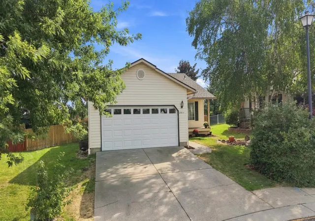 Photo 2 of Sale Pending at 2611 Oxford Cir, Cheney, WA 99004 | MLS# 202623204 | Listing updated on 2026-09-22