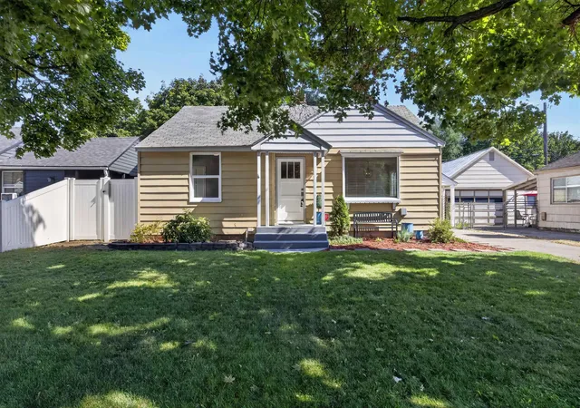 Photo 1 of Single family home for sale at 10012 N Andrew St, Spokane, WA 99218 | MLS# 202623212 | Listing updated on 2026-09-22