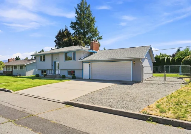 Photo 2 of Sale Pending at 11912 E 25th Ave, Spokane Valley, WA 99206 | MLS# 202623274 | Listing updated on 2026-09-27