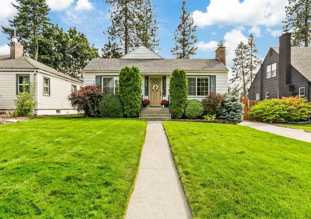 Photo 1 of Single family home for sale at 944 E 41st Ave, Spokane, WA 99203 | MLS# 202623325 | Listing updated on 2026-10-09
