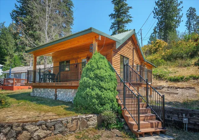 Photo 3 of Single family home for sale at 12512 N E Newman Lake Dr, Newman Lake, WA 99025 | MLS# 202623516 | Listing updated on 2026-09-14