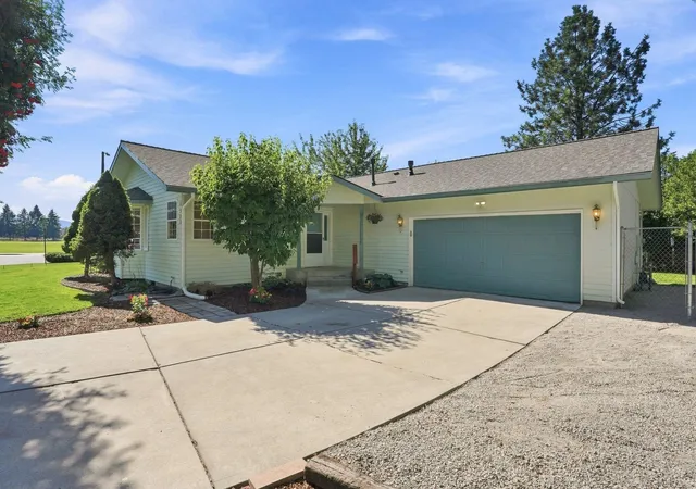 Photo 2 of Single family home for sale at 4526 S Cook St, Spokane, WA 99223 | MLS# 202623592 | Listing updated on 2026-10-02