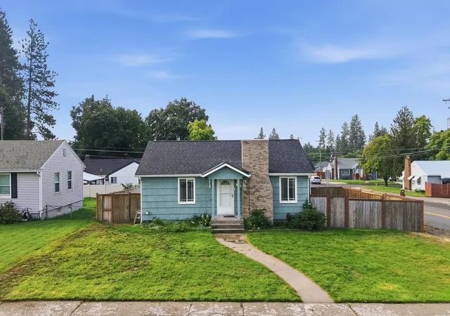 Photo 1 of Single family home for sale at 2527 W Lacrosse Ave, Spokane, WA 99205 | MLS# 202623611 | Listing updated on 2026-09-29
