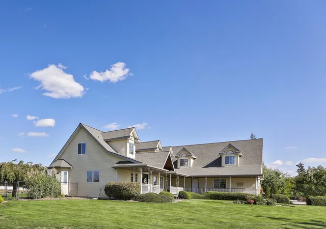 Photo 2 of Sale Pending at 2804 W Johannsen Rd, Spokane, WA 99208 | MLS# 202623663 | Listing updated on 2026-09-11