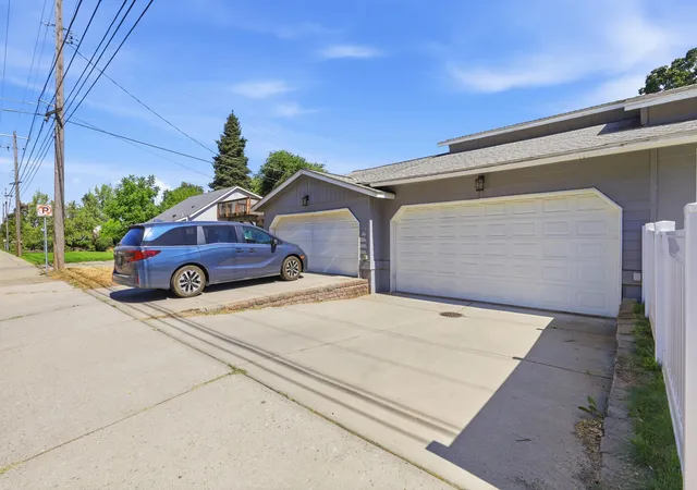 Photo 3 of Single family home for sale at 2721 S Freya St, Spokane, WA 99223 | MLS# 202623669 | Listing updated on 2026-10-09