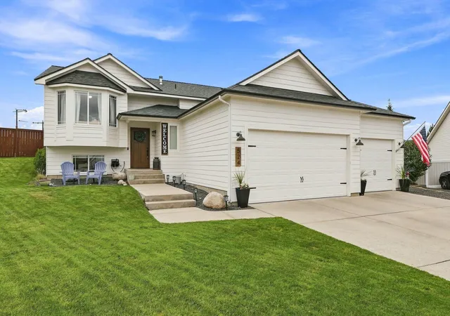 Photo 2 of Single family home for sale at 524 S Moore Ln, Spokane Valley, WA 99037 | MLS# 202623681 | Listing updated on 2026-09-15