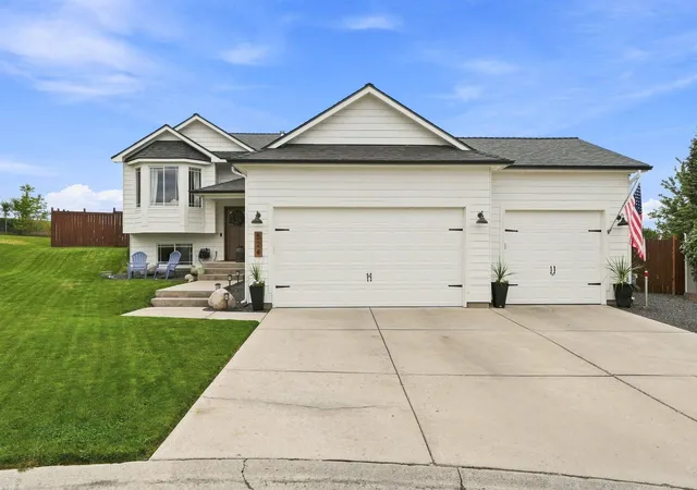 Photo 3 of Single family home for sale at 524 S Moore Ln, Spokane Valley, WA 99037 | MLS# 202623681 | Listing updated on 2026-09-15
