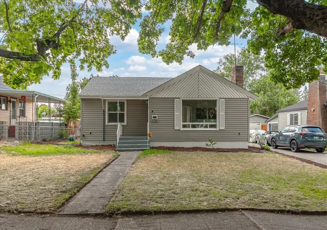 Photo 1 of Sale Pending at 2721 W Lacrosse Ave, Spokane, WA 99205 | MLS# 202623770 | Listing updated on 2026-10-05