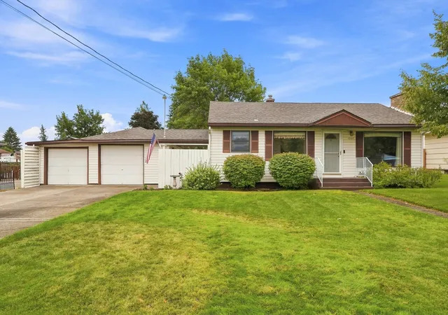 Photo 1 of Sale Pending at 1502 N Oberlin Rd, Spokane Valley, WA 99206 | MLS# 202623792 | Listing updated on 2026-09-11
