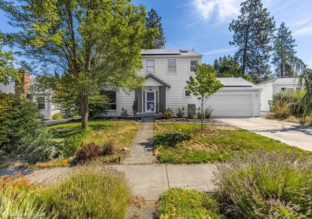 Single family home for sale at 1429 S Walnut St, Spokane, WA 99203 | MLS# 202623797