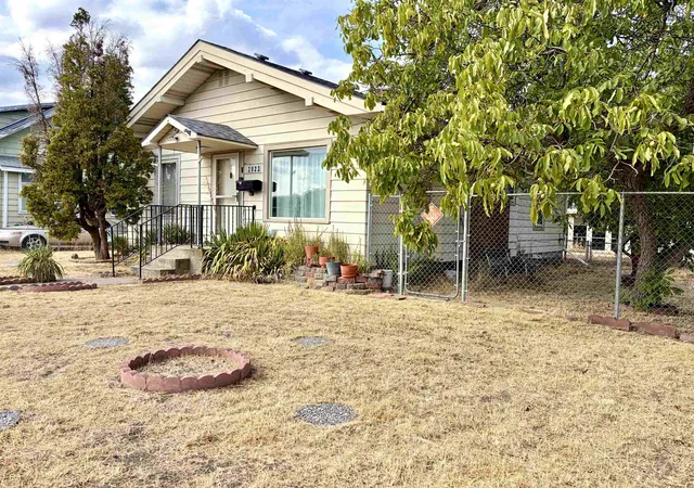 Photo 2 of Single family home for sale at 3923 Pacific Ave, Spokane, WA 99202 | MLS# 202623798 | Listing updated on 2026-10-06