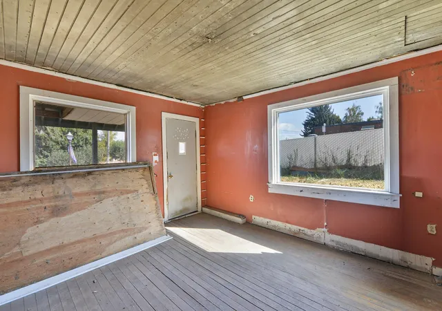 Photo 3 of Single family home for sale at 102 W Pearl St, Oakesdale, WA 99158 | MLS# 202623818 | Listing updated on 2026-09-22