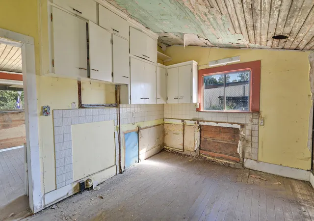 Photo 4 of Single family home for sale at 102 W Pearl St, Oakesdale, WA 99158 | MLS# 202623818 | Listing updated on 2026-09-22
