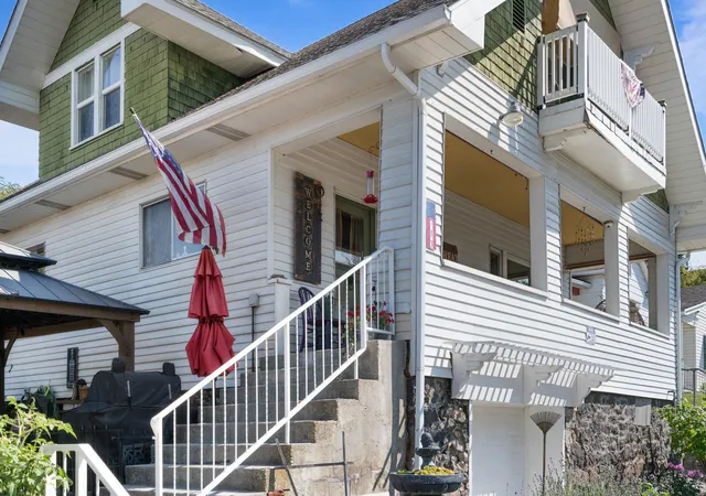 Photo 2 of Single family home for sale at 713 S Sheridan St, Spokane, WA 99202 | MLS# 202623857 | Listing updated on 2026-10-05