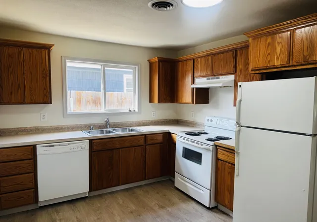 Photo 3 of Sale Pending at 624 E Rockwell Ave, Spokane, WA 99207 | MLS# 202623886 | Listing updated on 2026-09-23