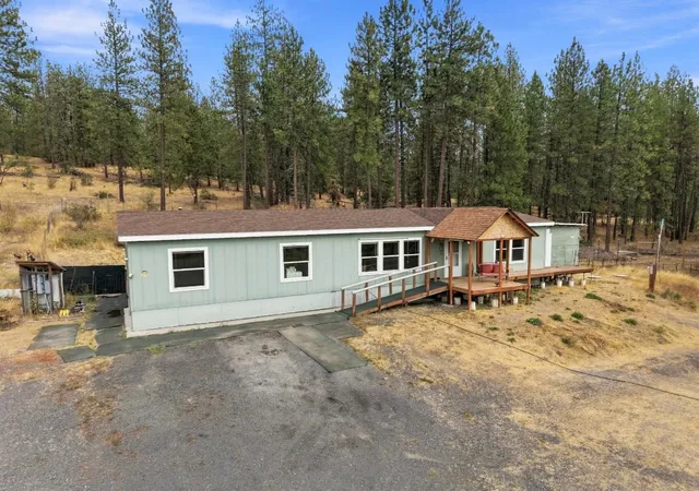 Photo 3 of Manufactured home for sale at 5457 K Tarbert Rd, Deer Park, WA 99006 | MLS# 202623920 | Listing updated on 2026-09-15