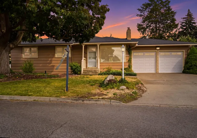 Photo 2 of Sale Pending at 916 N Woodward Rd, Spokane Valley, WA 99206 | MLS# 202624169 | Listing updated on 2026-09-15