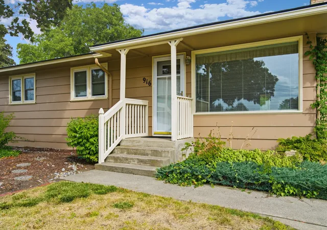 Photo 4 of Sale Pending at 916 N Woodward Rd, Spokane Valley, WA 99206 | MLS# 202624169 | Listing updated on 2026-09-15
