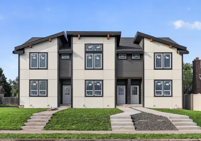 Photo 1 of Townhouse for sale at 215 E Everett Ave, Spokane, WA | MLS# 202624190 | Listing updated on 2026-10-10