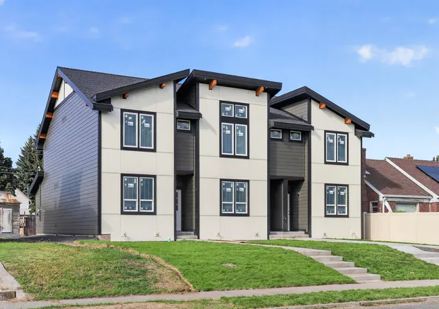 Photo 2 of Townhouse for sale at 215 E Everett Ave, Spokane, WA | MLS# 202624190 | Listing updated on 2026-10-10