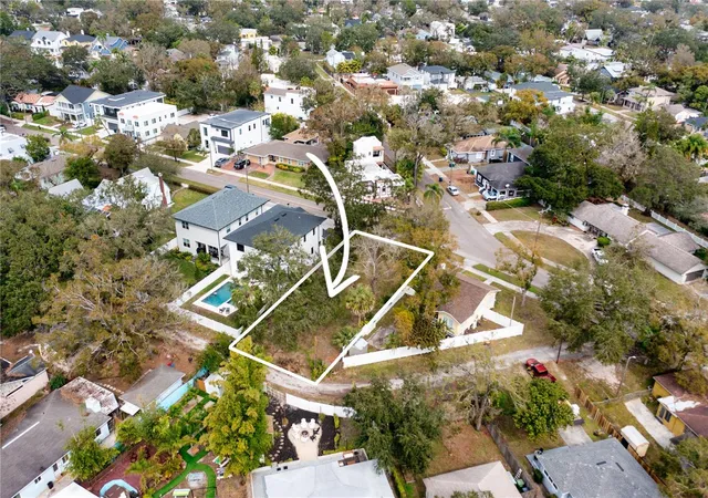 Photo 3 of Single family home for sale at 2608 N Ridgewood Ave, Tampa, FL 33602 | MLS# U8190878 | Listing updated on 2026-09-11