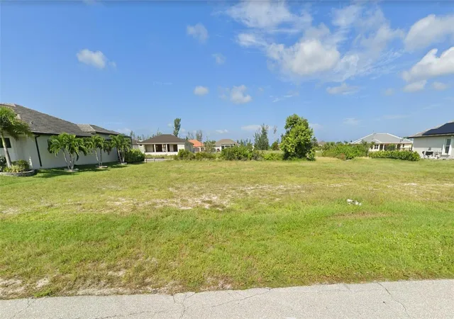 Photo 3 of Sale Pending at 718 Nw 38th Pl, Cape Coral, FL 33993 | MLS# A4595795 | Listing updated on 2026-09-29