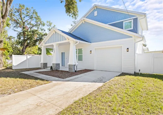 Photo 3 of Single family home for sale at 3005 E 17th Avenue, Tampa, FL 33605 | MLS# TB8326504 | Listing updated on 2026-10-20