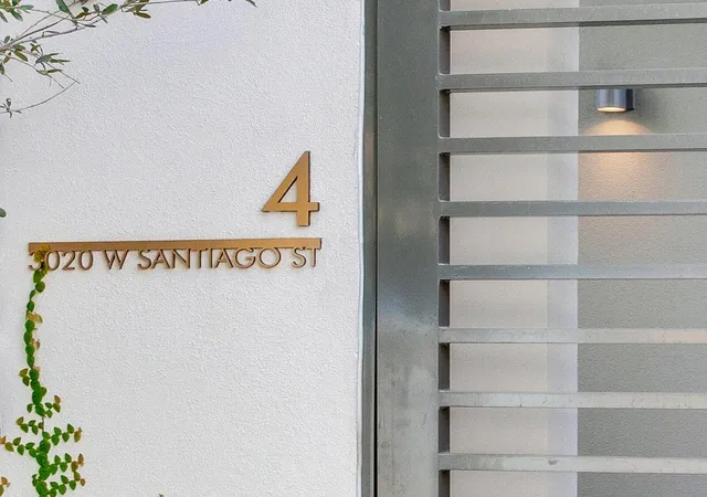 Photo 2 of Townhouse for sale at 3020 W Santiago St #4, Tampa, FL 33629 | MLS# TB8331298 | Listing updated on 2026-09-28