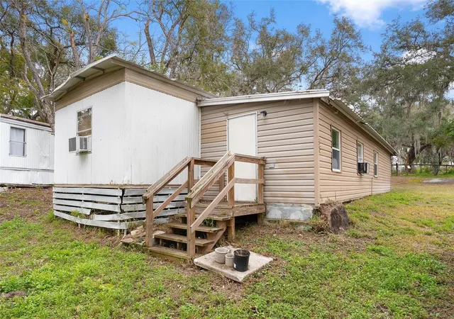 Photo 2 of Manufactured home for sale at 2107 Hialeah Ave, Leesburg, FL 34748 | MLS# G5092050 | Listing updated on 2026-10-14