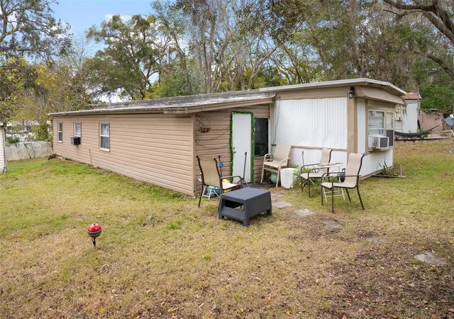 Photo 3 of Manufactured home for sale at 2107 Hialeah Ave, Leesburg, FL 34748 | MLS# G5092050 | Listing updated on 2026-10-14
