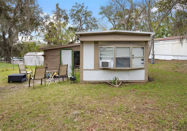 Photo 3 of Manufactured home for sale at 2107 Hialeah Ave, Leesburg, FL 34748 | MLS# G5092050 | Listing updated on 2026-10-14