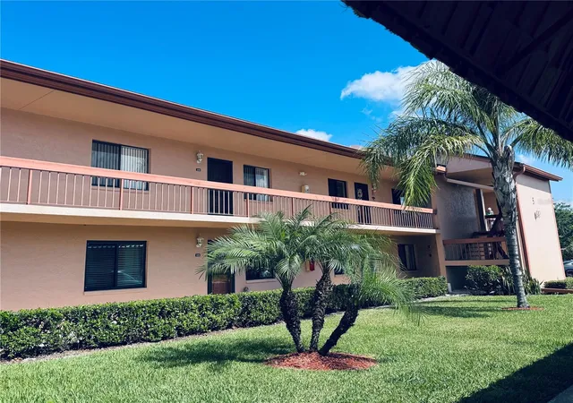 Condo for sale at 106 Lakeside Ct, OLDSMAR, FL 34677 | MLS# TB8350281