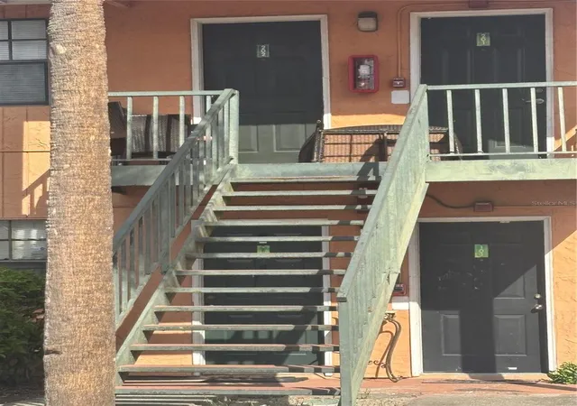 Listing Photo 2 - Condo for sale in building located at 12403 Hibiscus Oak Pl, TAMPA, FL 33612 - Unit #202