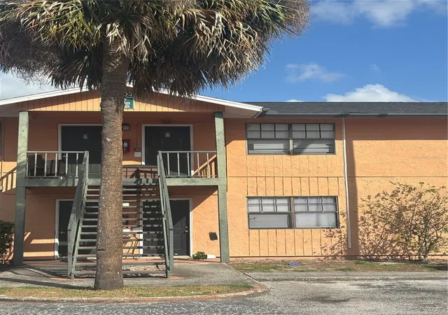 Listing Photo 5 - Condo for sale in building located at 12403 Hibiscus Oak Pl, TAMPA, FL 33612 - Unit #202