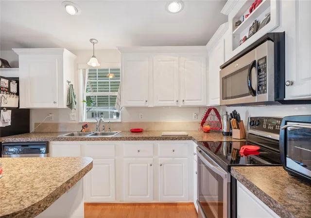 Photo 3 of Manufactured home for sale at 38 Queen Of Waters St, Lake Wales, FL 33898 | MLS# L4951660 | Listing updated on 2026-09-14