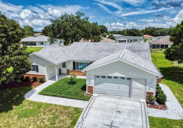 Photo 2 of Single family home for sale at 13729 Se 89th Avenue, Summerfield, FL 34491 | MLS# A4646770 | Listing updated on 2026-09-14