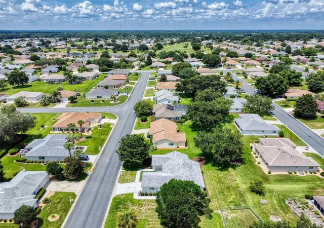 Photo 3 of Single family home for sale at 13729 Se 89th Avenue, Summerfield, FL 34491 | MLS# A4646770 | Listing updated on 2026-09-14