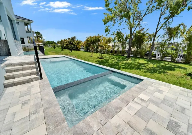 Photo 3 of Single family home for sale at 6530 Simone Shores Cir, Apollo Beach, FL 33572 | MLS# TB8390462 | Listing updated on 2026-10-07