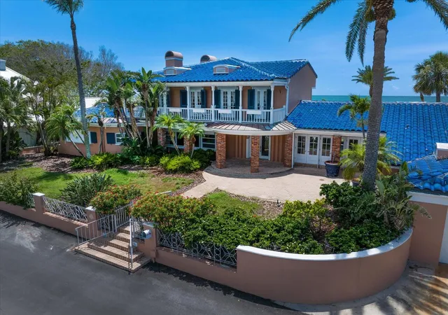 Photo 3 of Mansion for sale at 1114 Mandalay Point, Clearwater Beach, FL 33767 | MLS# TB8395604 | Listing updated on 2026-09-11