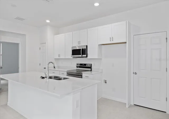 Photo 2 of Single family home for sale at 1194 Atlantic Ave, Fruitland Park, FL 34731 | MLS# O6317610 | Listing updated on 2026-09-14