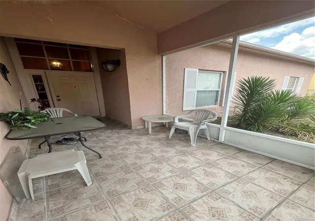 Photo 2 of Single family home for sale at 306 Aylesbury Ct, Kissimmee, FL 34758 | MLS# O6318976 | Listing updated on 2026-10-21