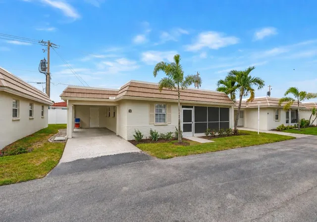 Photo 1 of Single family home for sale at 6150 Midnight Pass Rd #V38, Sarasota, FL 34242 | MLS# A4656918 | Listing updated on 2026-09-11