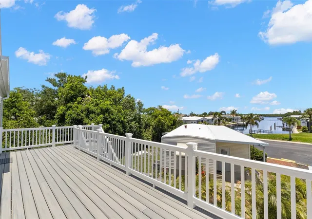 Photo 3 of Manufactured home for sale at 6924 Americana Dr Ne #167, Saint Petersburg, FL 33702 | MLS# TB8401952 | Listing updated on 2026-09-15