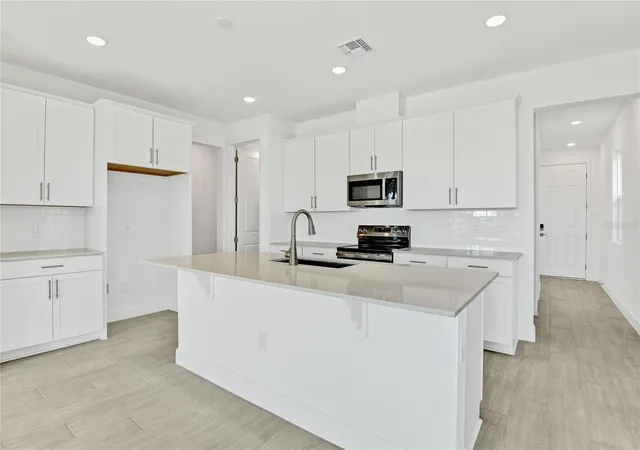 Photo 3 of Single family home for sale at 1693 Crooked Creek St, Saint Cloud, FL | MLS# S5130464 | Listing updated on 2026-10-24